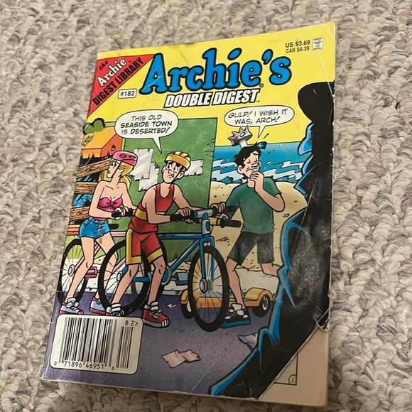 TWO PACK OF RANDOM ARCHIE OR BETTY AND VERONICA BOOK - Picture 7 of 7